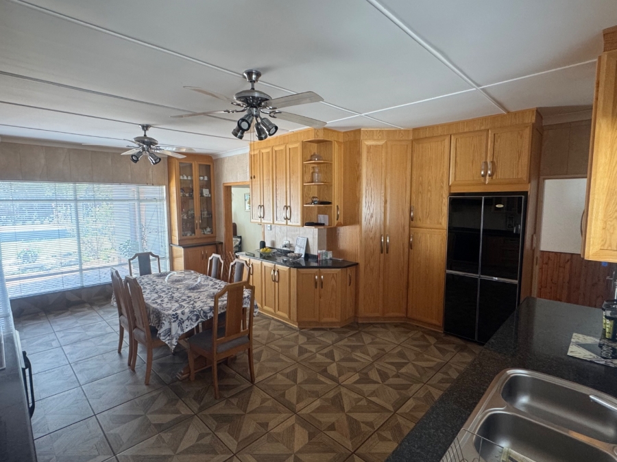 4 Bedroom Property for Sale in Flamwood North West